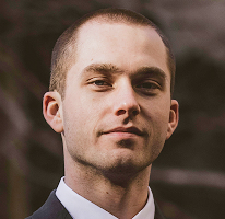 Portret van Thomas Whitfield, analist en expert op de cryptomarkt